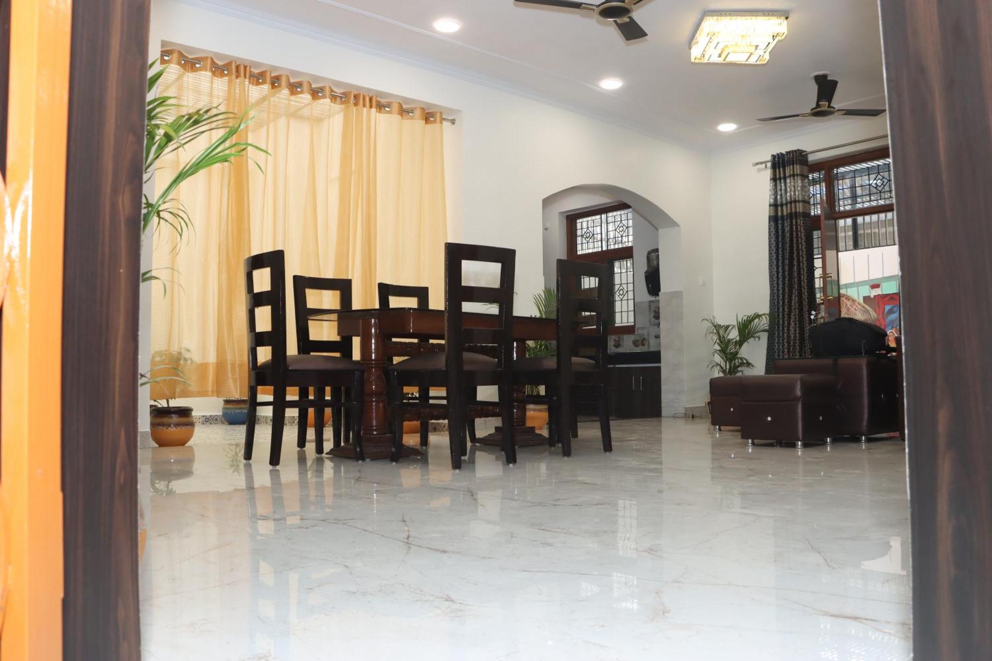 Вілла Serene House With Peaceful Vibes Велика Нойда Екстер'єр фото